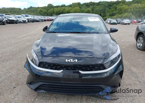 2023 Kia Forte Lx z USA, uszkodzony, nr VIN 3KPF24ADXPE562017